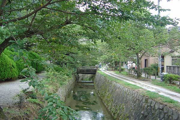 640px-Japan_Kyoto_philosophers_walk_DSC00297