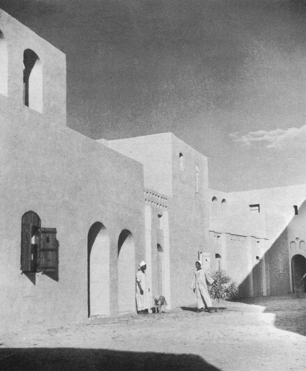 מגזין מקו ועד תרבות / מיזם דיגיטלי ללא צרכי רווח חסן פתחי – ארכיטקט מצרי<br>1989 - 1900  