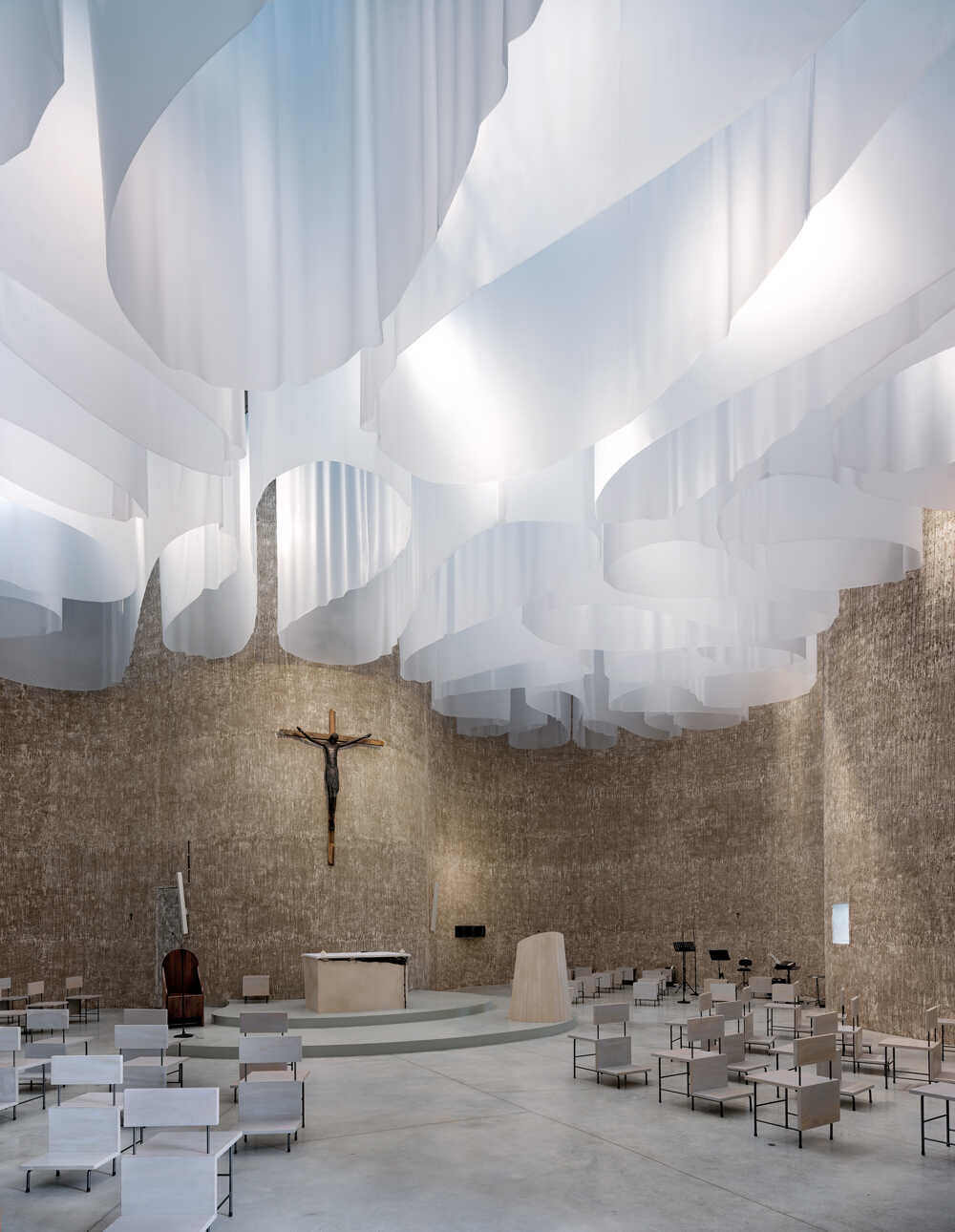 מגזין מקו ועד תרבות / מיזם דיגיטלי ללא צרכי רווח עיצוב מעורר השראה <br><br>מסורת ואדריכלות מודרנית<br><br> כנסייה בפארק הלאומי Pollino ב- Calibria, דרום איטליה  