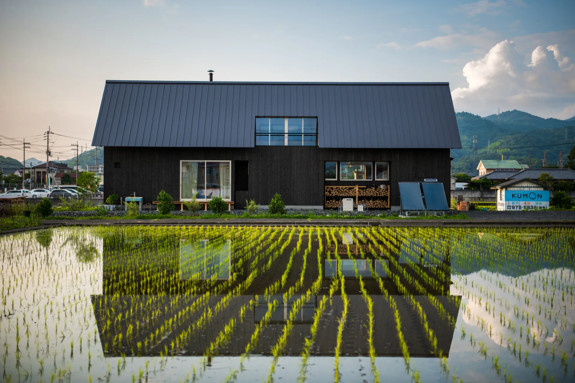 מגזין מקו ועד תרבות / מיזם דיגיטלי ללא צרכי רווח Takeshi Ikeuchi<br><br>בית משפחה של חוואי יפני<br>Farm House of Wind and Fire<br><br>להעריך פשטות, חיבור טבעי לטבע<br>ועיצוב שרק בתרבות היפנית אפשרי.  